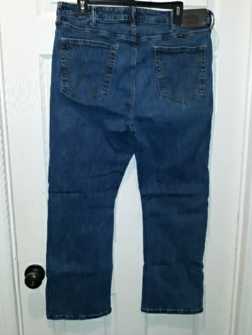 Wrangler "Peak Comfort" W's Back Pockets Straight Leg Jean